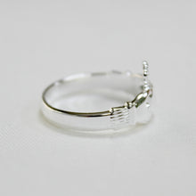 Load image into Gallery viewer, Classic Sterling Silver Claddagh Ring