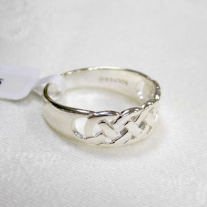 Ladies Celtic style ring sterling silver