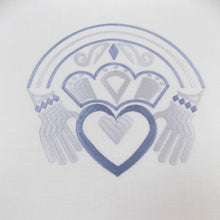 Load image into Gallery viewer, Claddagh design Irish linen runner