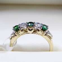 Load image into Gallery viewer, Dramatic 9ct ladies gold ring from Ireland with Claddagh design