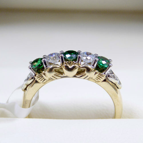 Dramatic 9ct ladies gold ring from Ireland with Claddagh design