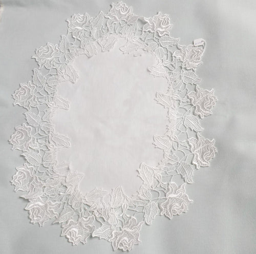 Oval Rose Table Centre/Doily (Lrg)