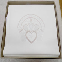 Load image into Gallery viewer, Gold Claddagh design linen runner