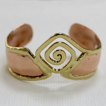 Load image into Gallery viewer, Grange &quot;V&quot; Shaped Celtic Bracelet/Cuff