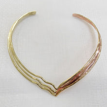 Load image into Gallery viewer, Two Tone Copper Wave Torc