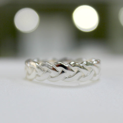 Sterling silver celtic knotwork ring