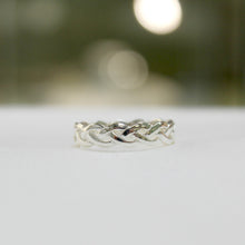 Load image into Gallery viewer, Sterling Silver Celtic Knot Ring