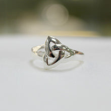 Load image into Gallery viewer, Sterling Silver Trinity Knot Ring