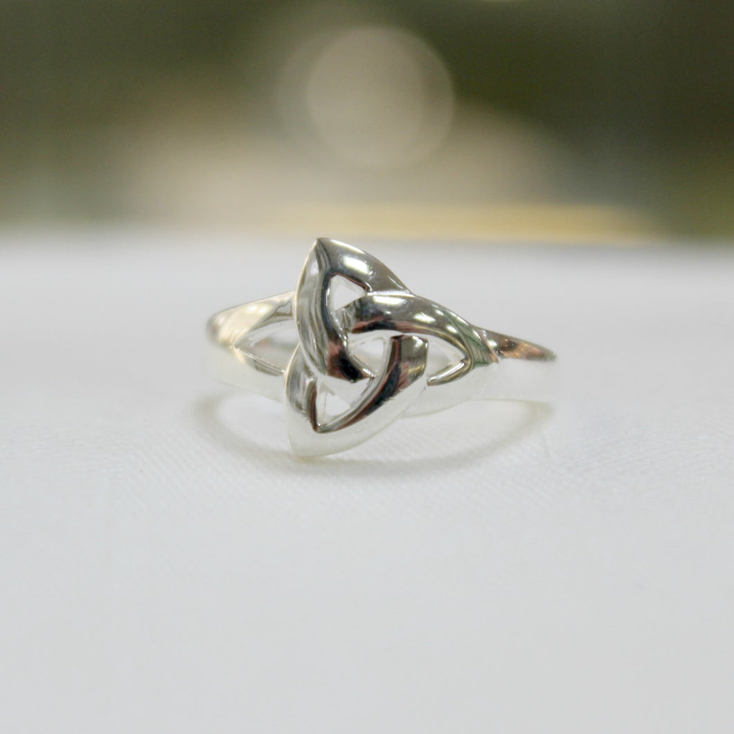 Sterling Silver Trinity Knot Ring