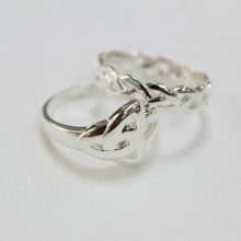 Load image into Gallery viewer, Sterling Silver Trinity Knot Ring