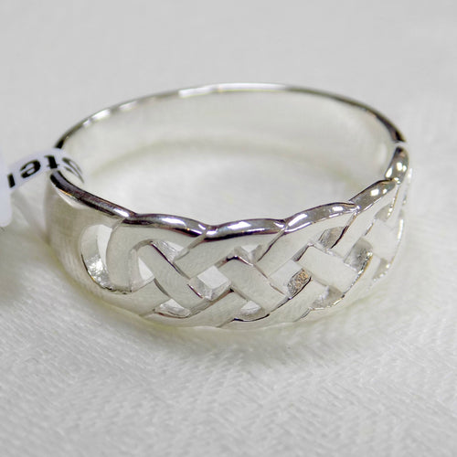 Ladies Celtic sterling silver ring