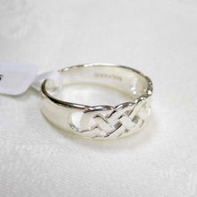 Load image into Gallery viewer, Ladies Celtic style ring sterling silver