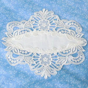 Lace "Meadow Daisy" Mat/Doily