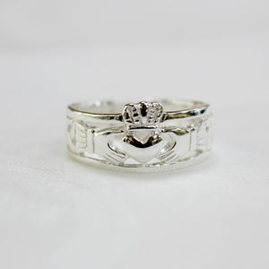 Sterling silver Claddagh band ring