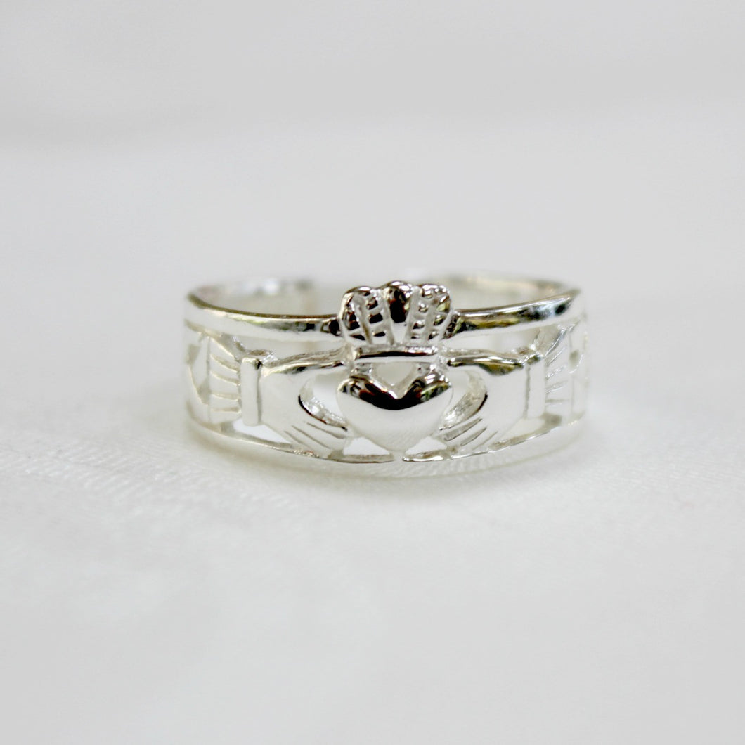 Sterling silver Claddagh band ring